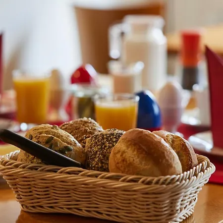 Zum Gruenen Tor - Ganzheitliche Guest house *